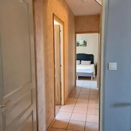 Le Repere Familial Au Coeur Des Herbiers A 12 Min Du Puy Dufou Apartment
