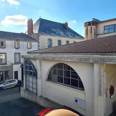 Le Repere Familial Au Coeur Des Herbiers A 12 Min Du Puy Dufou Apartament *