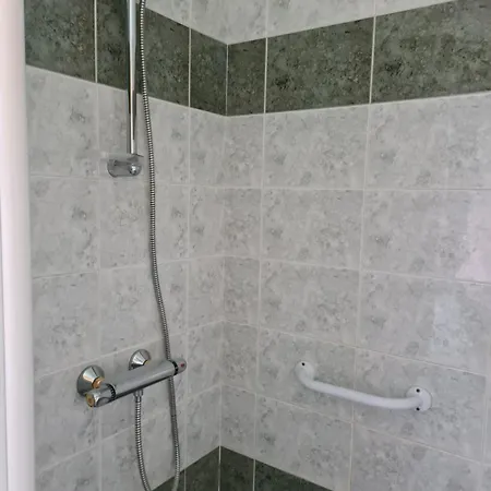 Le Repere Familial Au Coeur Des Herbiers A 12 Min Du Puy Dufou Apartment