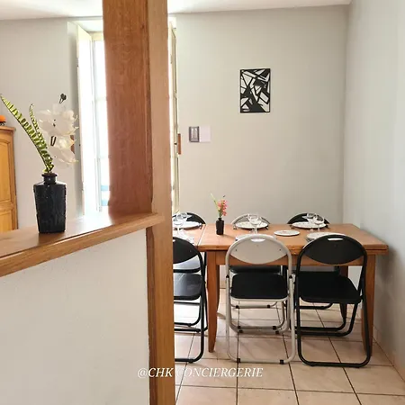 Le Repere Familial Au Coeur Des Herbiers A 12 Min Du Puy Dufou Apartment