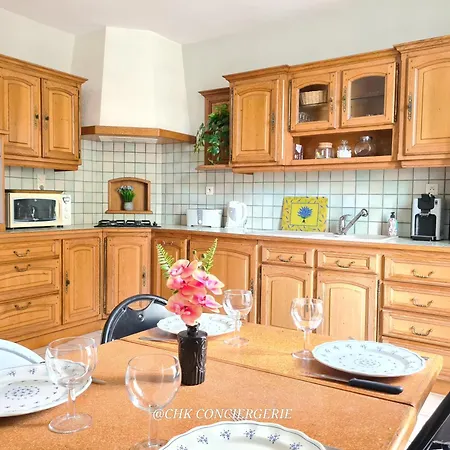 Le Repere Familial Au Coeur Des Herbiers A 12 Min Du Puy Dufou Apartment