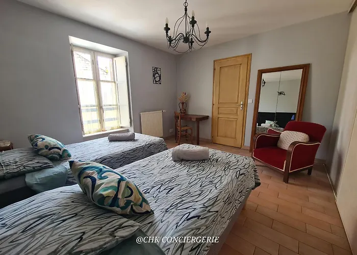 Le Repère Familial Au Cœur Des Herbiers à 12 Min Du Puy Dufou Appartement *