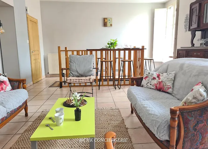 Le Repère Familial Au Cœur Des Herbiers à 12 Min Du Puy Dufou Appartement